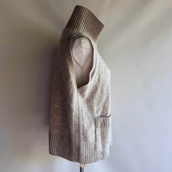 COS Lambswool V-neck Sweater Vest - sz L - Picture 3 of 7